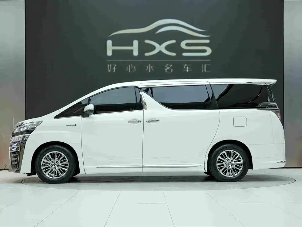 Toyota Vellfire — фото 3