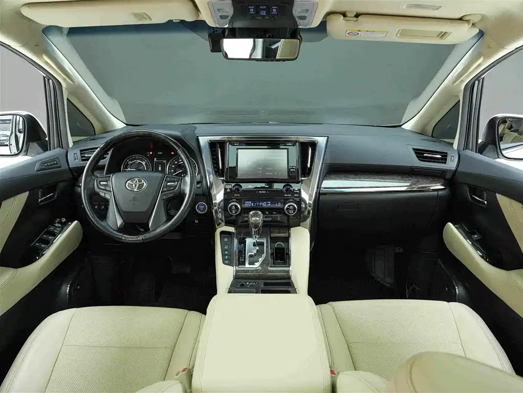Toyota Vellfire — фото 6