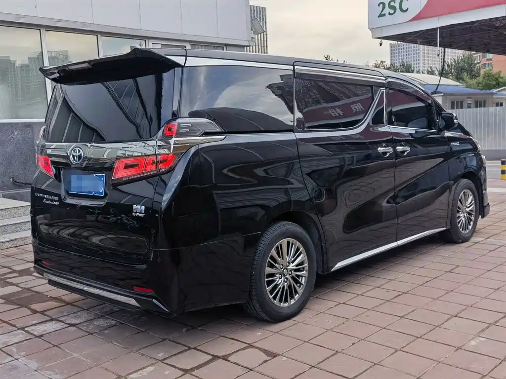Toyota Vellfire — фото 15
