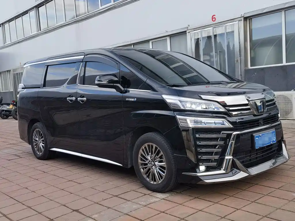 Toyota Vellfire — фото 3