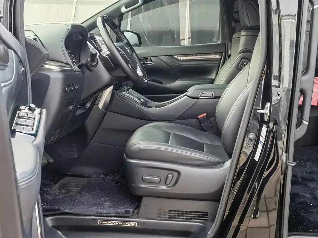 Toyota Vellfire — фото 5