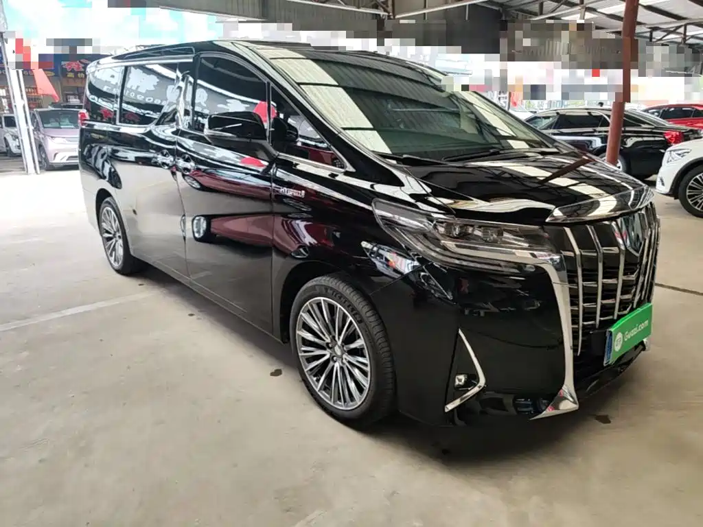 Toyota Alphard — фото 4