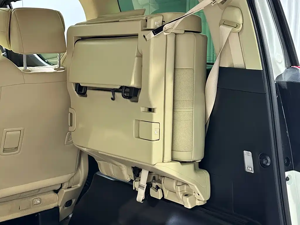 Toyota Alphard — фото 39