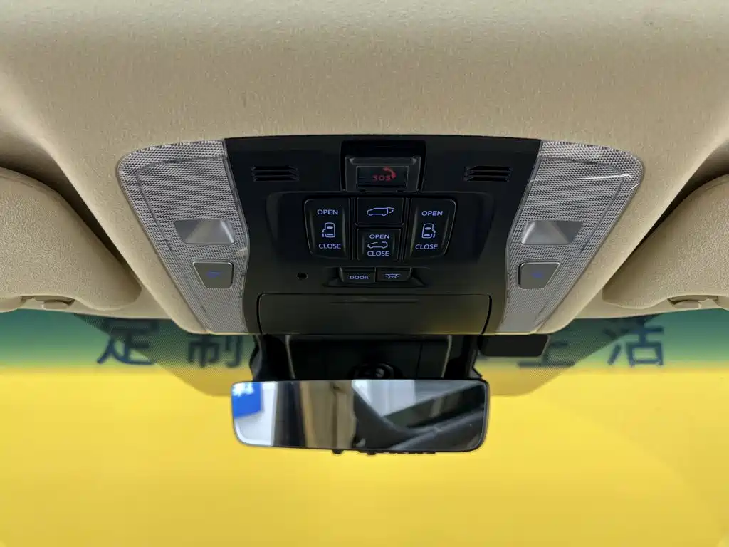 Toyota Alphard — фото 39
