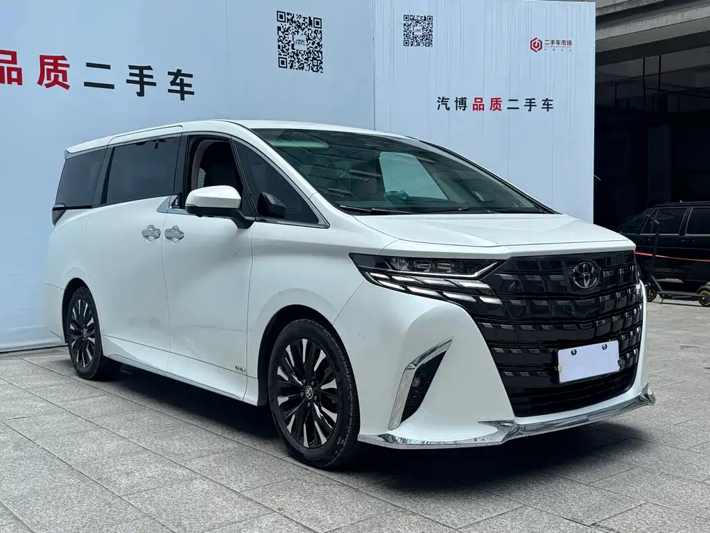 Toyota Alphard — фото 3
