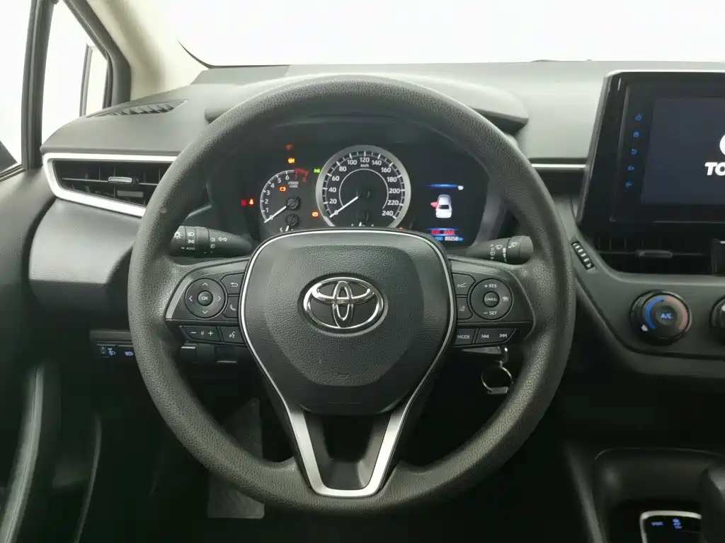 Toyota Corolla — фото 11