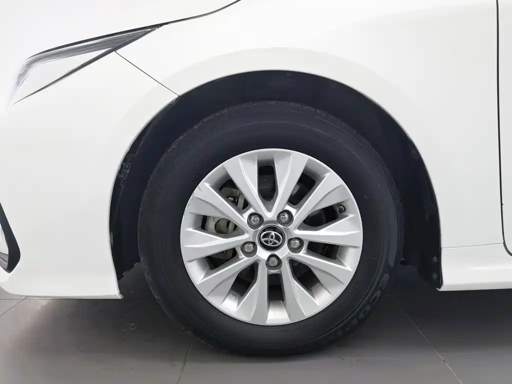Toyota Corolla — фото 17