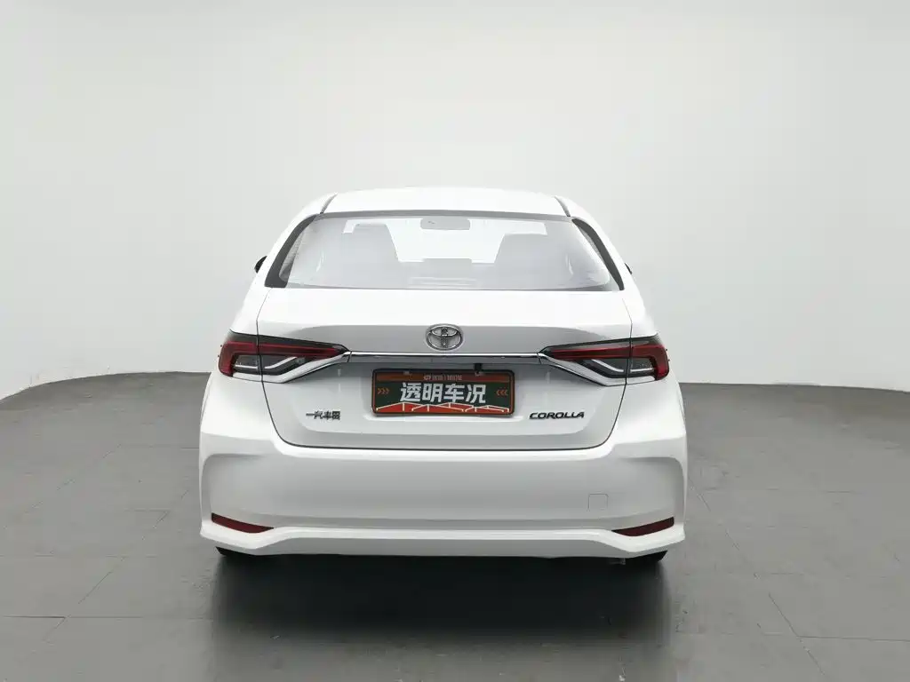 Toyota Corolla — фото 4