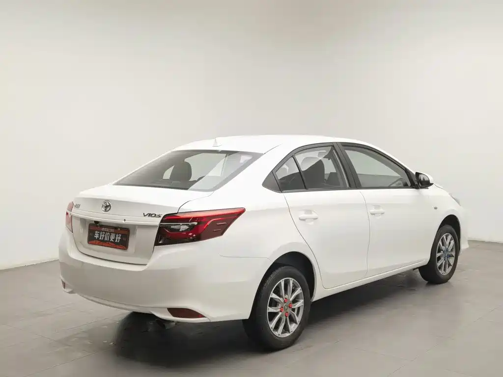 Toyota Vios — фото 2