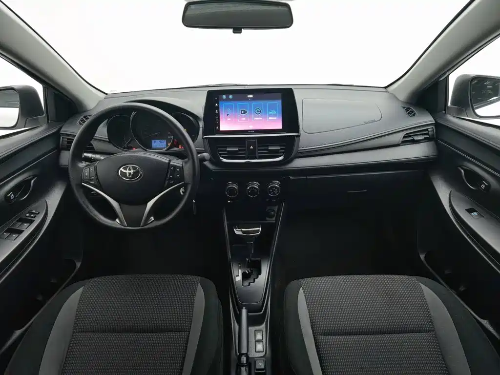 Toyota Vios — фото 5