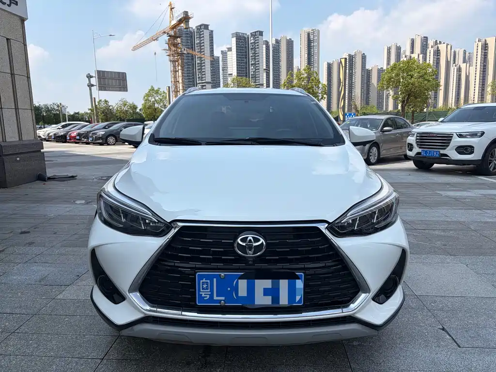 Toyota Yaris L — фото 3