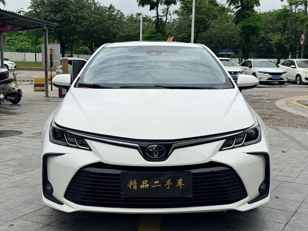 Toyota Corolla — фото 2