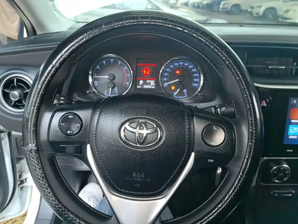 Toyota Corolla — фото 7