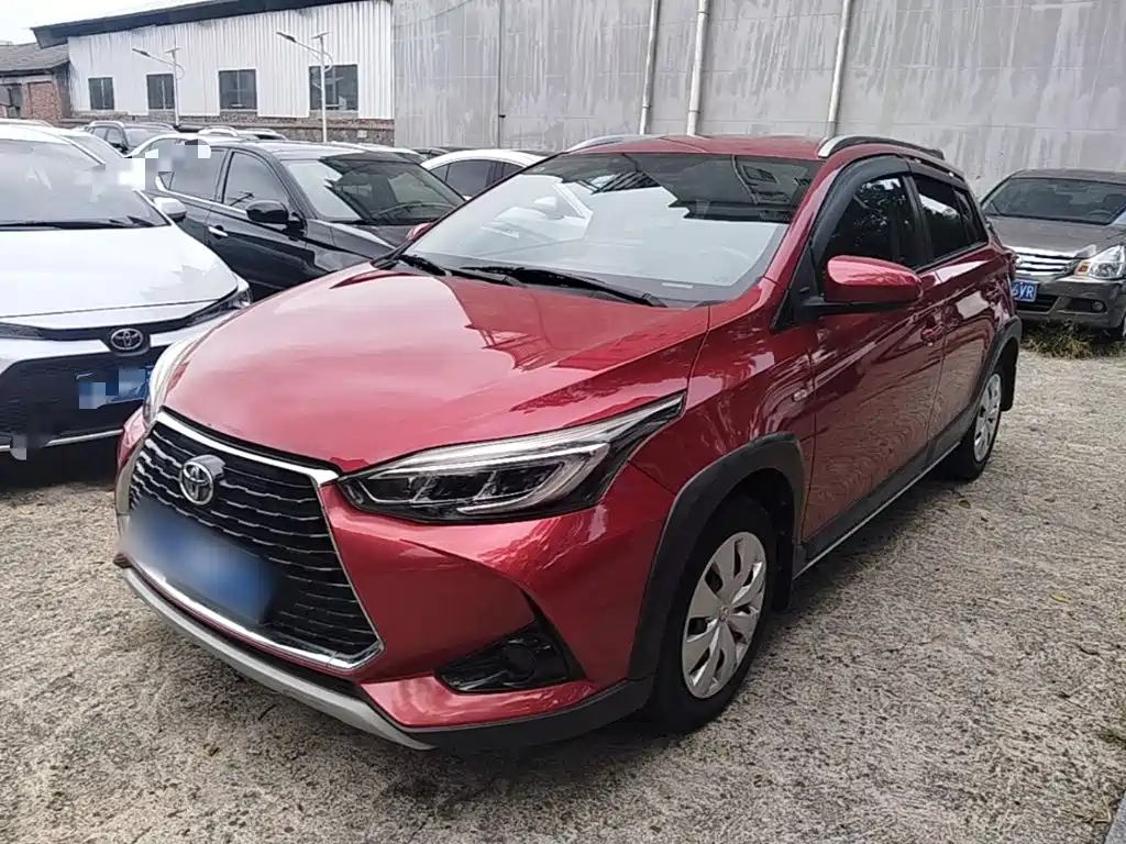 Toyota Yaris L — фото 2