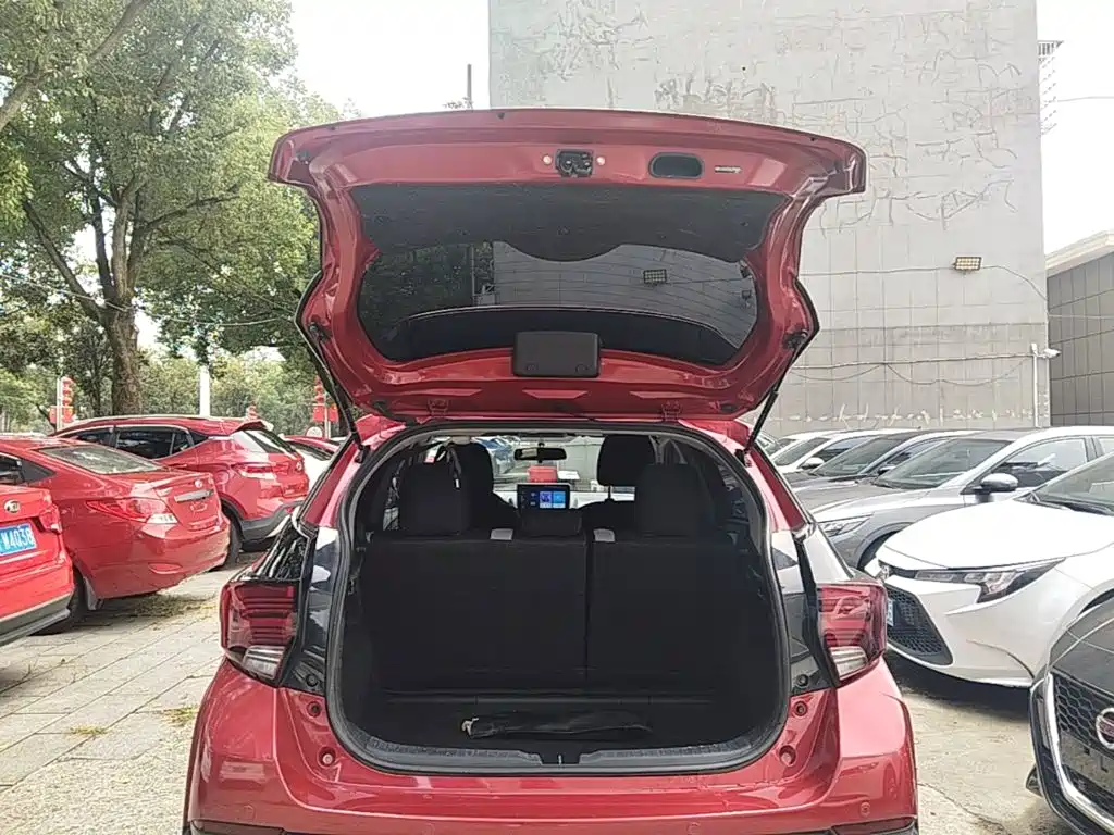 Toyota Yaris L — фото 19