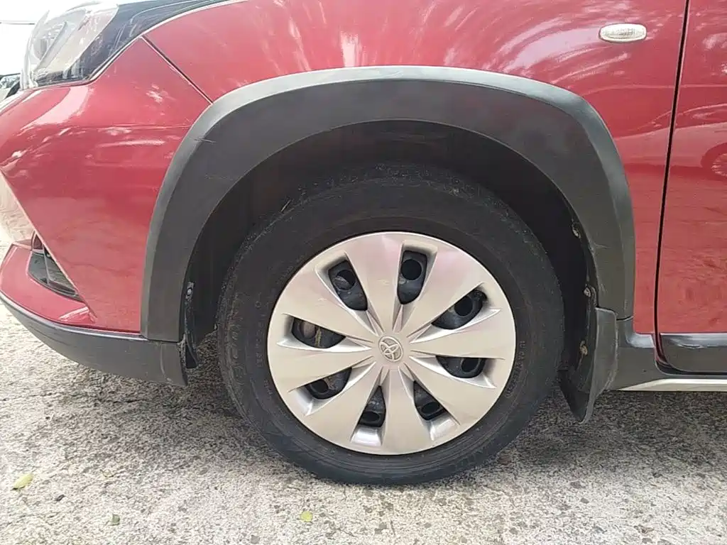 Toyota Yaris L — фото 23