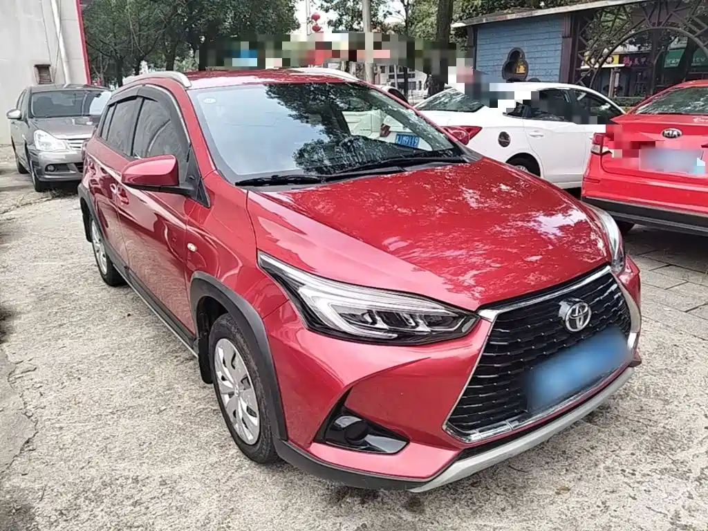 Toyota Yaris L — фото 4