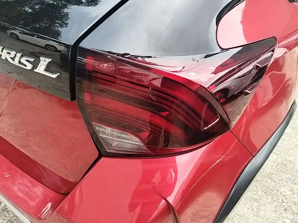 Toyota Yaris L — фото 8