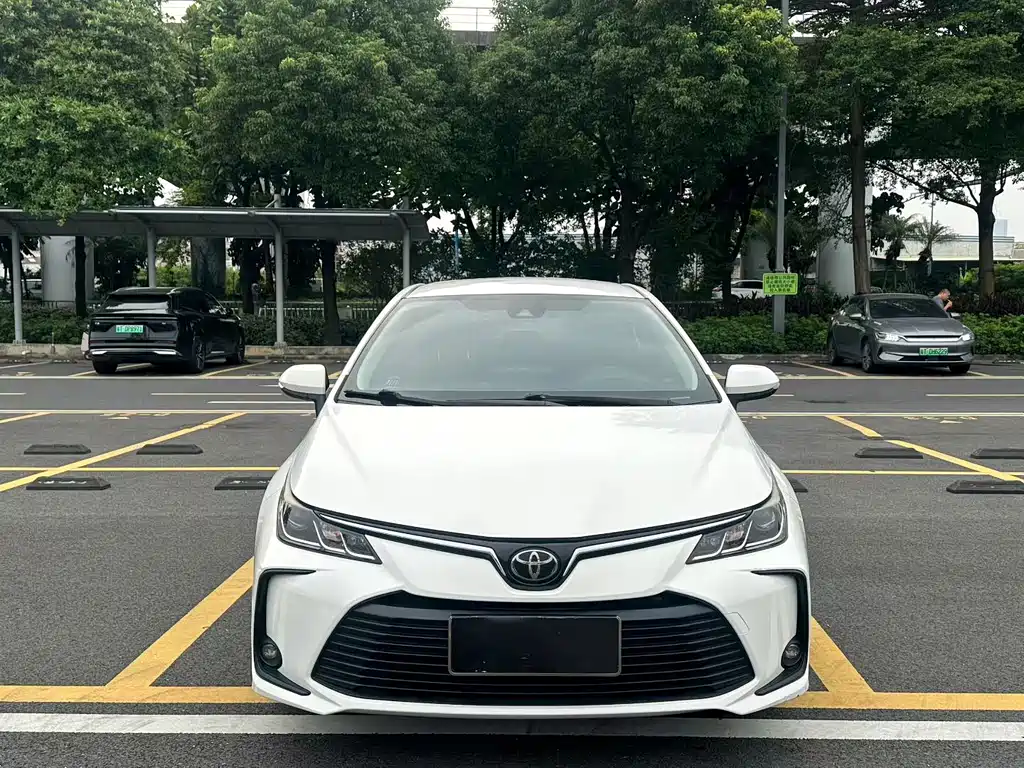Toyota Corolla — фото 2