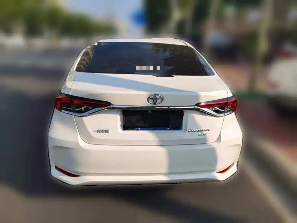 Toyota Corolla — фото 3