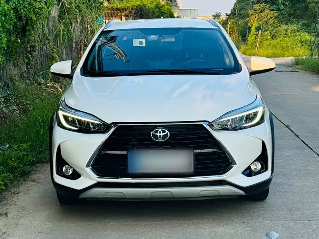Toyota Yaris L — фото 5