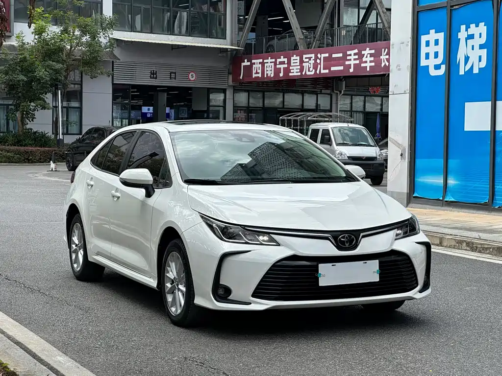 Toyota Corolla — фото 3
