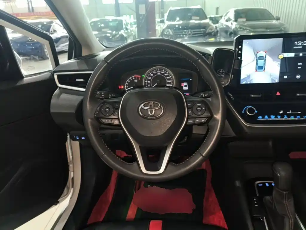 Toyota Corolla — фото 11