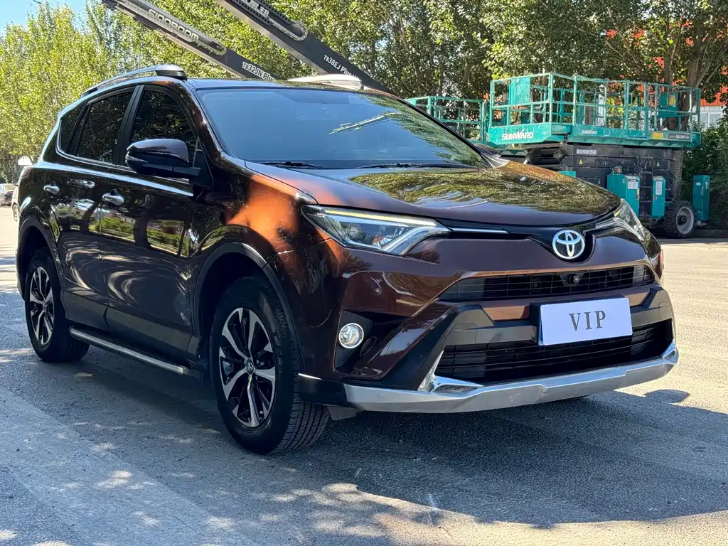 Toyota RAV4 — фото 3