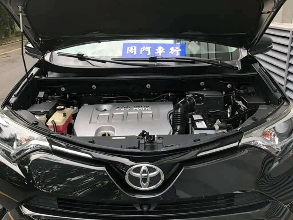 Toyota RAV4 — фото 4