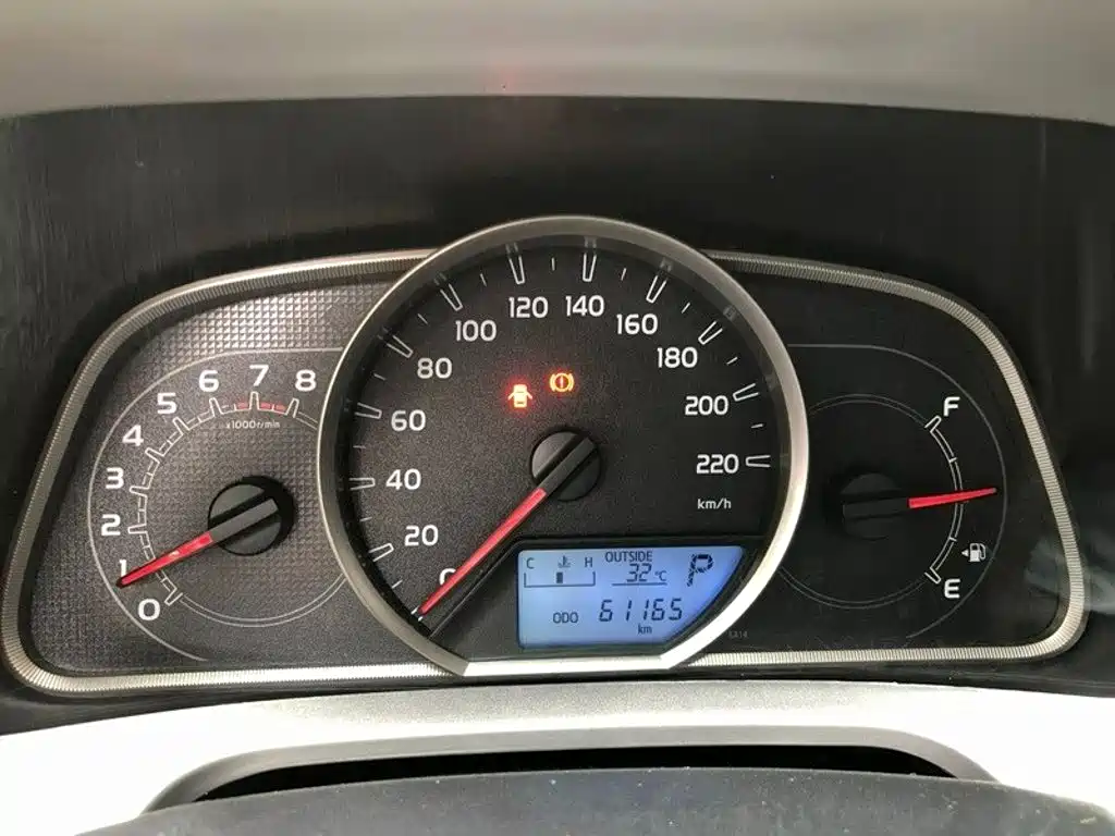 Toyota RAV4 — фото 6