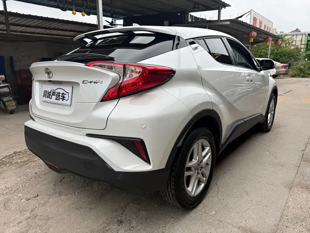 Toyota C-HR — фото 4