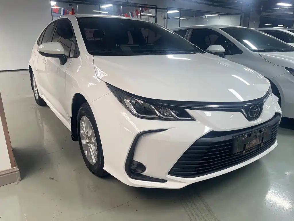 Toyota Corolla — фото 3