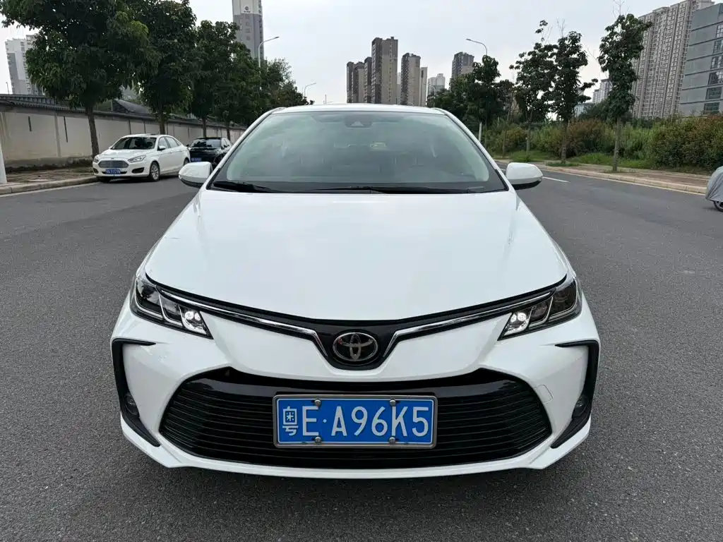 Toyota Corolla — фото 2