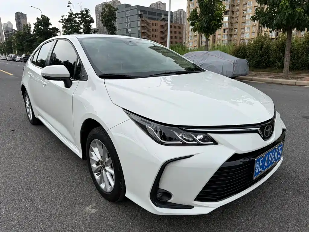 Toyota Corolla — фото 3