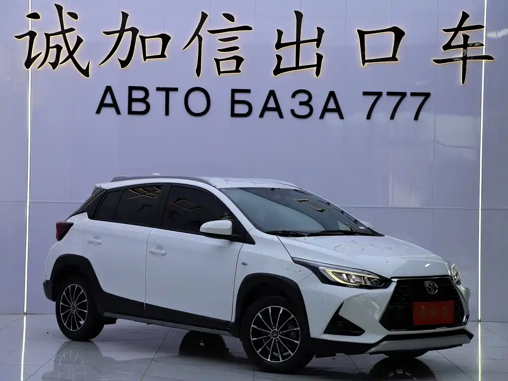 Toyota Yaris L — фото 3