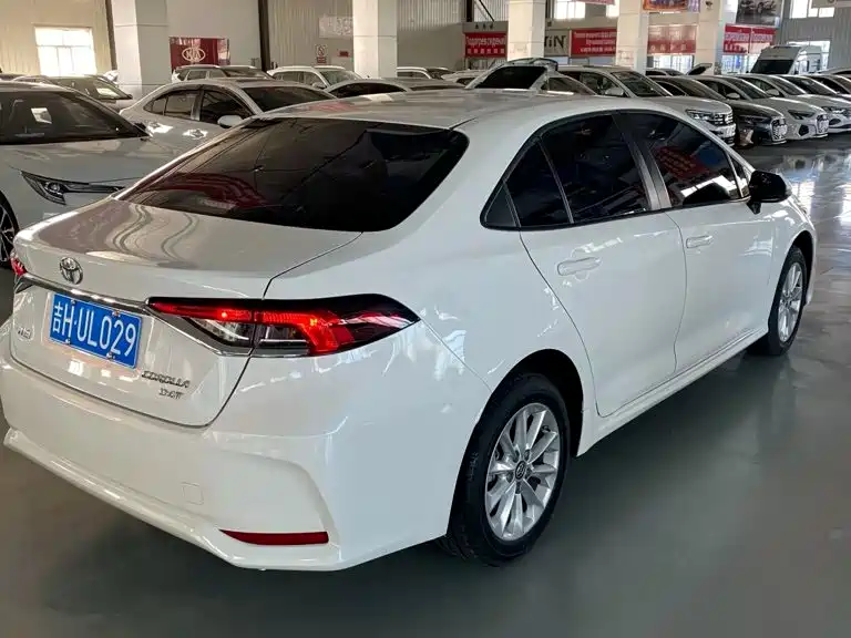 Toyota Corolla — фото 3