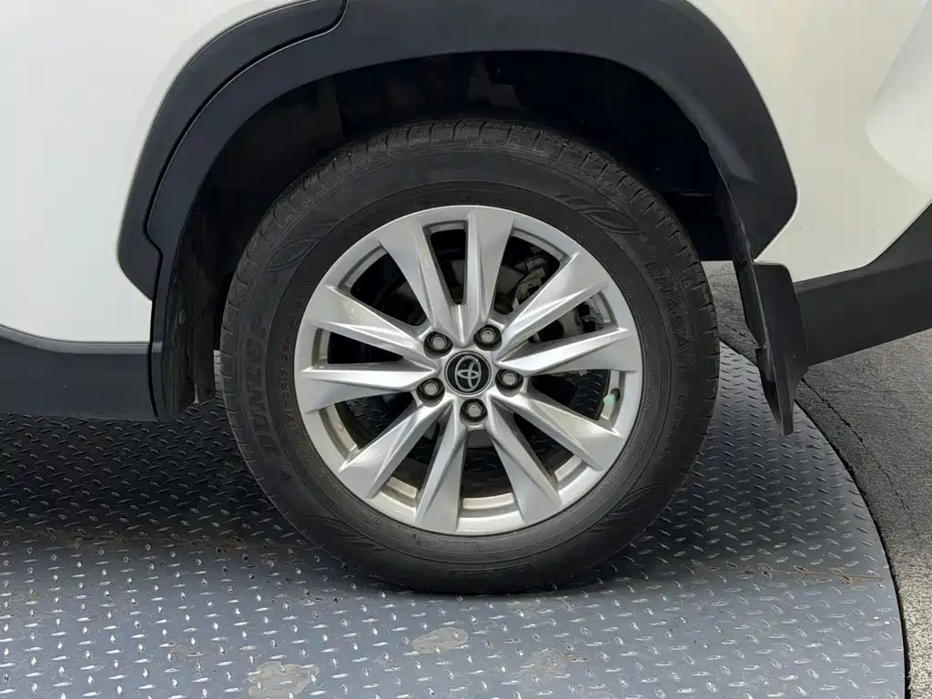 Toyota Corolla Cross — фото 9