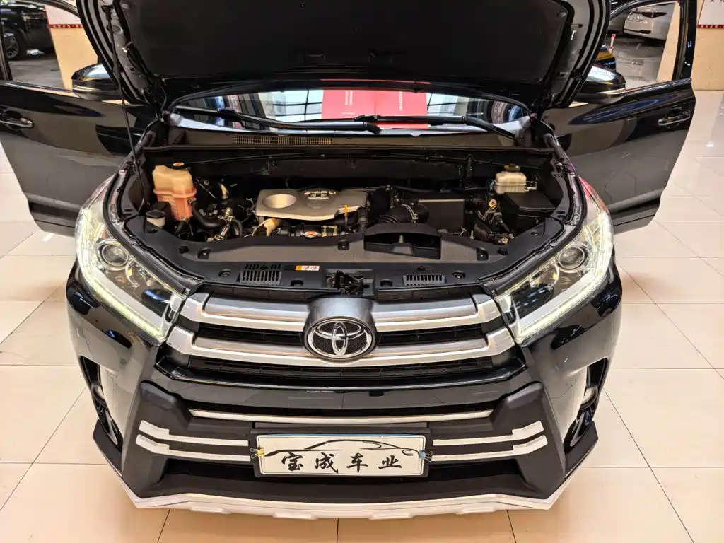 Toyota Highlander — фото 18
