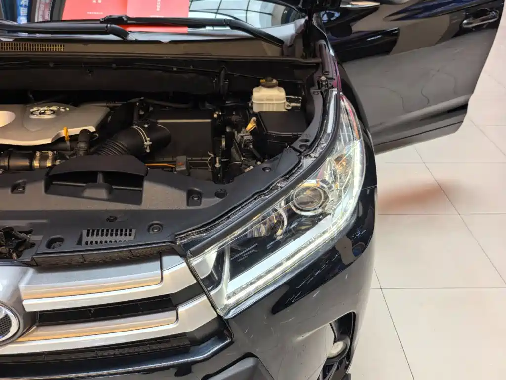 Toyota Highlander — фото 19