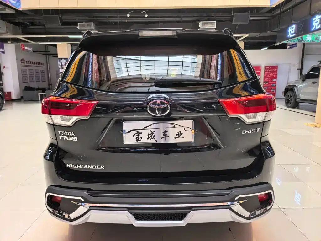 Toyota Highlander — фото 4
