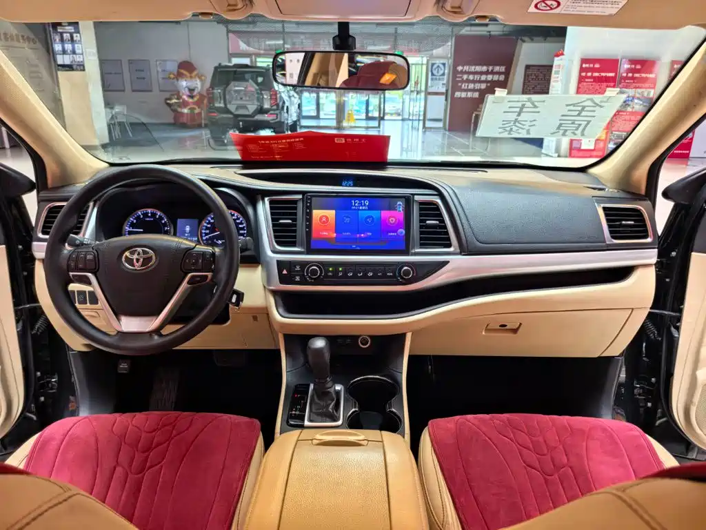 Toyota Highlander — фото 10