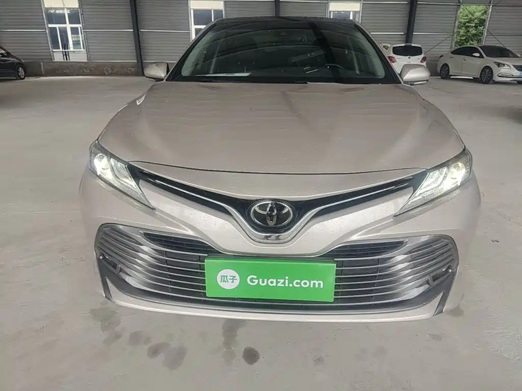 Toyota Camry — фото 3