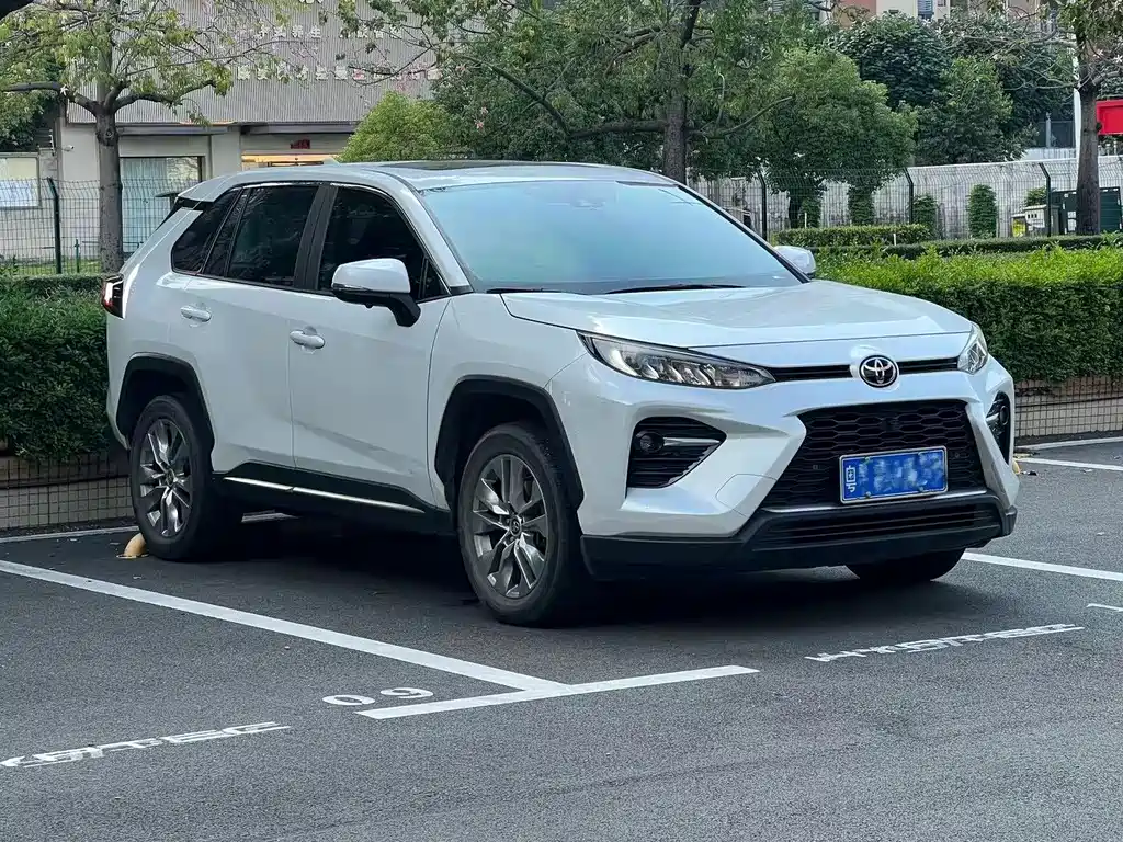 Toyota Wildlander — фото 8