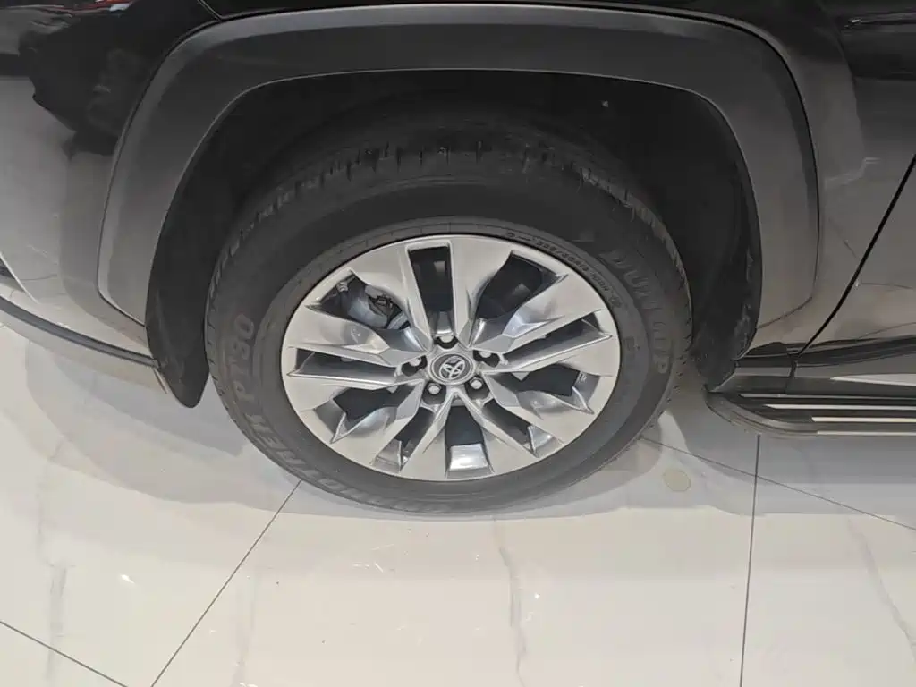 Toyota Wildlander — фото 23