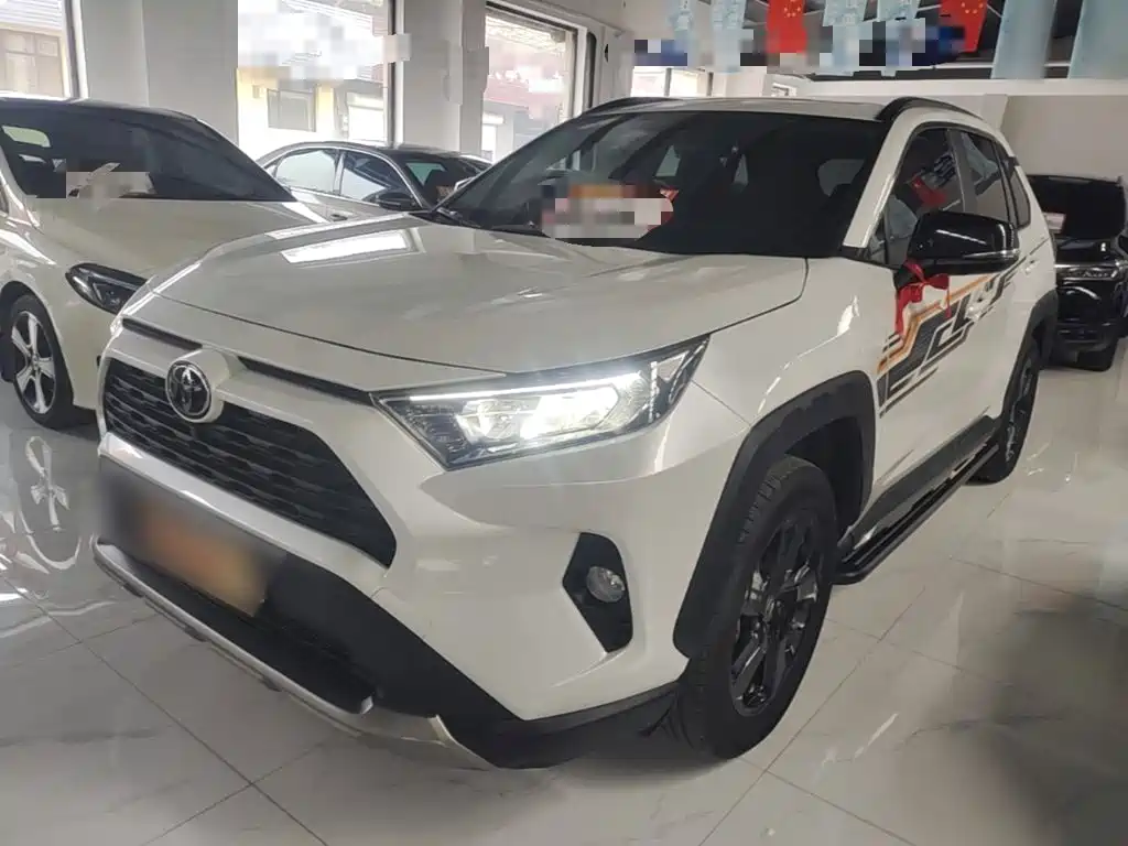 Toyota RAV4 — фото 2