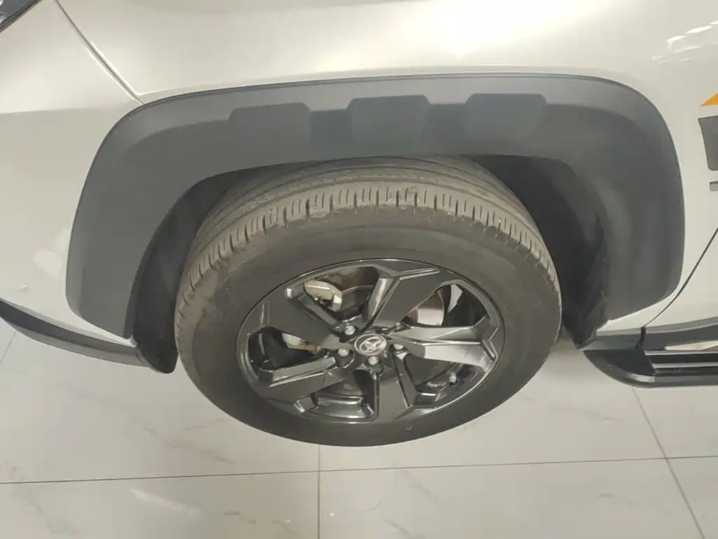 Toyota RAV4 — фото 23