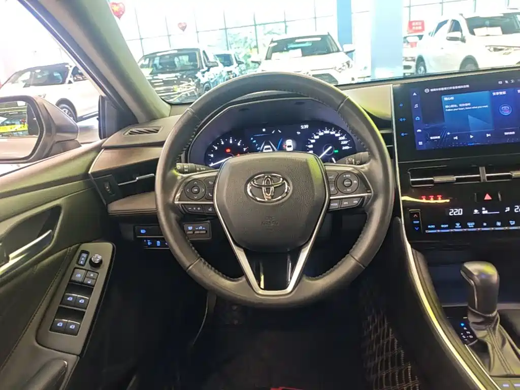 Toyota Avalon — фото 11