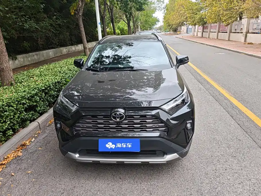 Toyota RAV4 — фото 2
