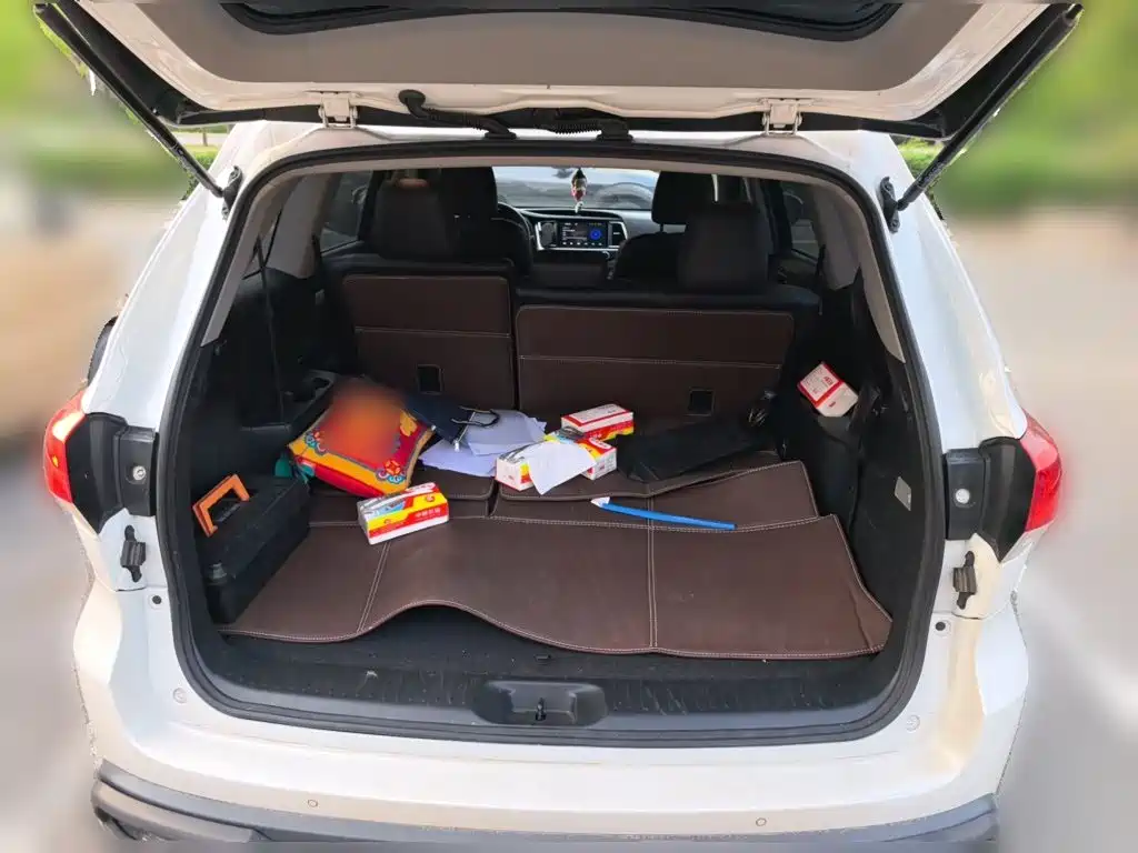 Toyota Highlander — фото 10
