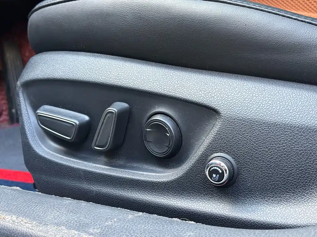 Toyota Avalon — фото 13